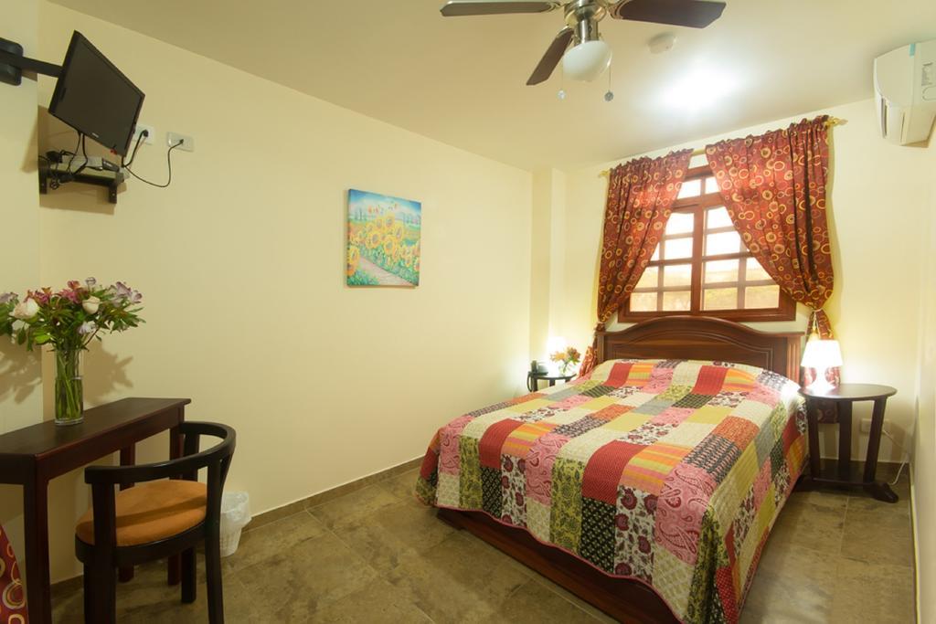 Manglaralto Puerta Sol Inn חדר תמונה